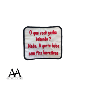 O que você ganha bebendo? Nada. A gente bebe sem fins lucrativos.