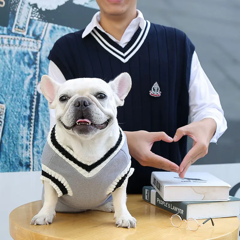 Colete Suéter Canino V-Neck – Estilo Preppy – Vestuário de Inverno para Cães e Gatos - Image 5