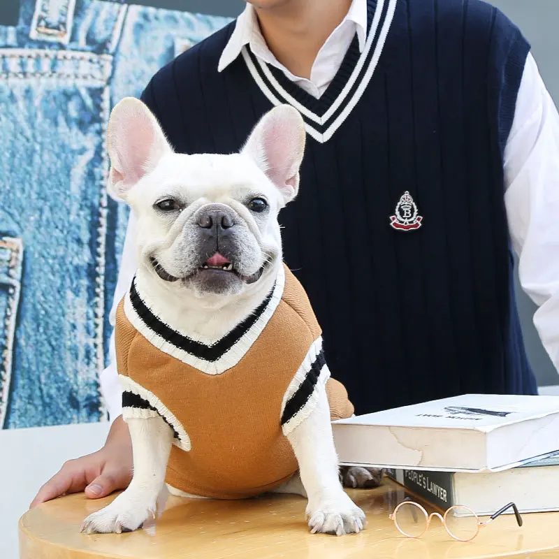 Colete Suéter Canino V-Neck – Estilo Preppy – Vestuário de Inverno para Cães e Gatos - Image 3